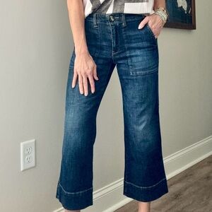 Cabi size 2 dark crop kick flare pocket jeans. Super cute! (Fits sz 4-6)